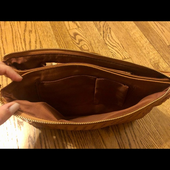 Handbag - Picture 3 of 6